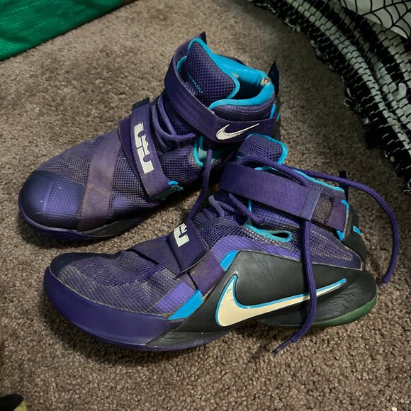 Nike Lebron Soldier IX Shoes Purple Summit Lake Hornets 749417 510 Men\'s Size 10 main image 5